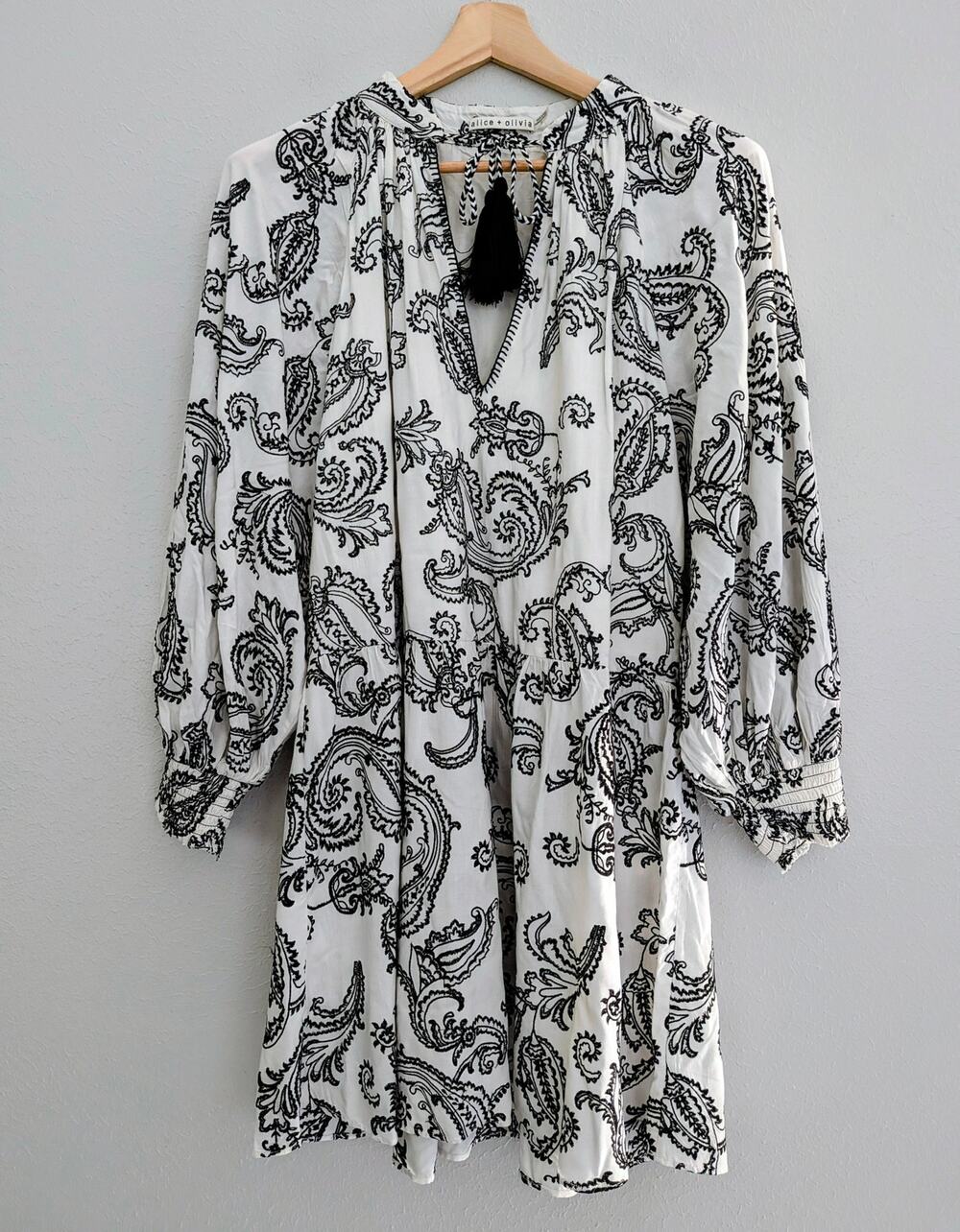 Alice + Olivia EUC Lillian Paisley Mini Dress Black White Size 12 $395 Boho